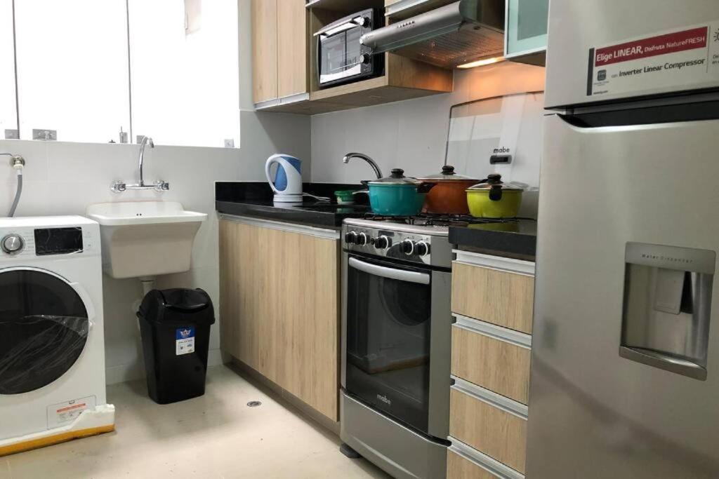 2- Amplio Departamento Remodelado En Miraflores Lima Eksteriør bilde